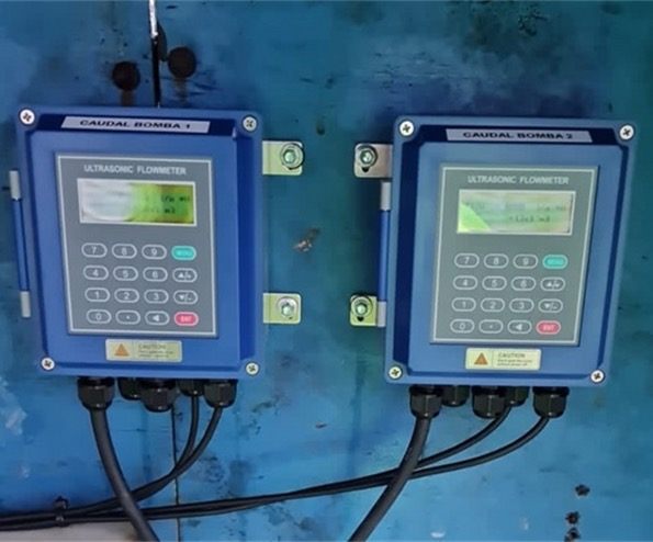 Instrumentos de medición en línea instalados en una planta de agua